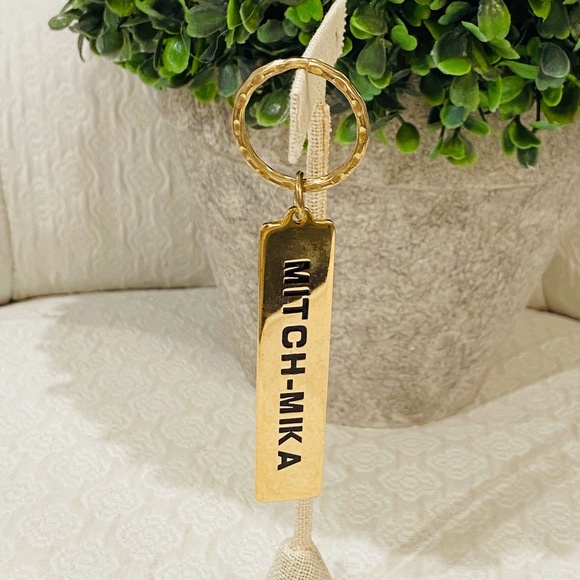 BUNDLE ONLY Black & Gold Aloha Hawaii Key Chain with Pineapple - Picture 3 of 5